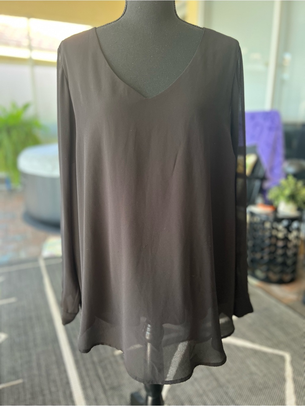 Torrid Chic Black V-Neck Blouse Size 1 (14/16)